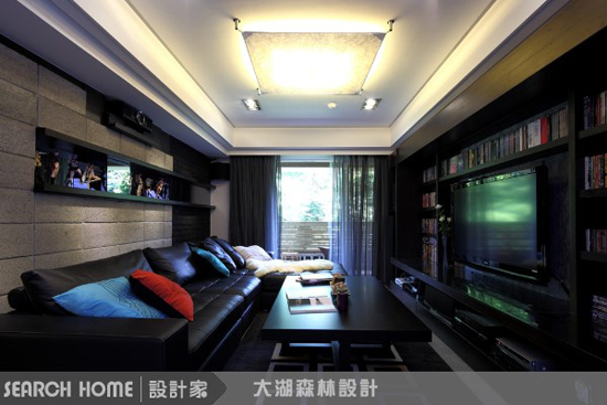 陽台、露台是最接近陽光與自然的空間，在此區域做不同