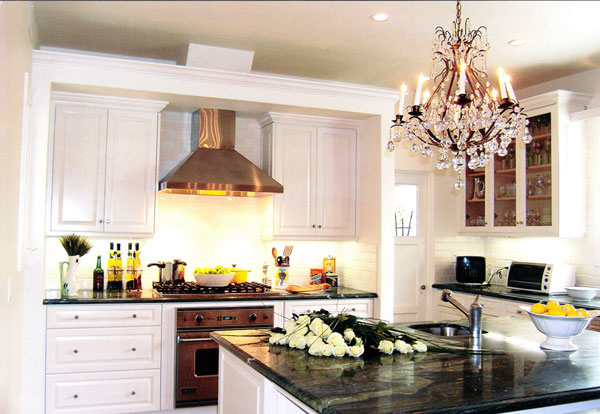 在加拿大成長，因為氣候南移至加州展開全新生活，羅芮