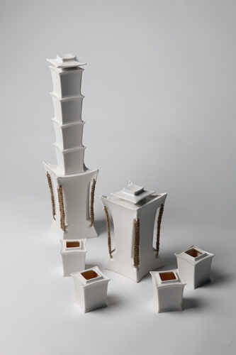 話說，印象中的茶具不都走圓胖路線的嗎！不過，今兒個