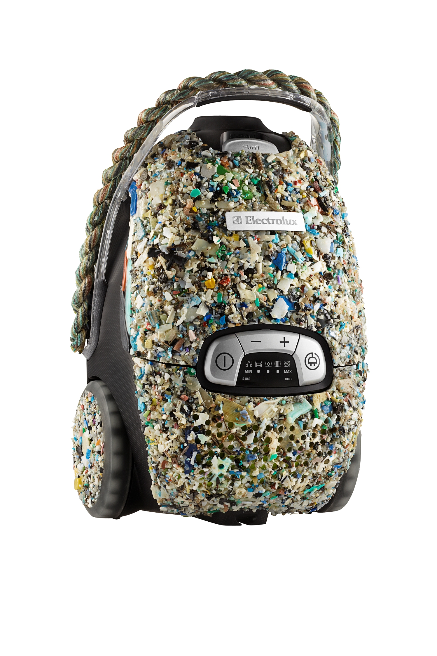 夏天有很多人都喜歡到海邊踏浪，在藍天碧海裡自在地徜