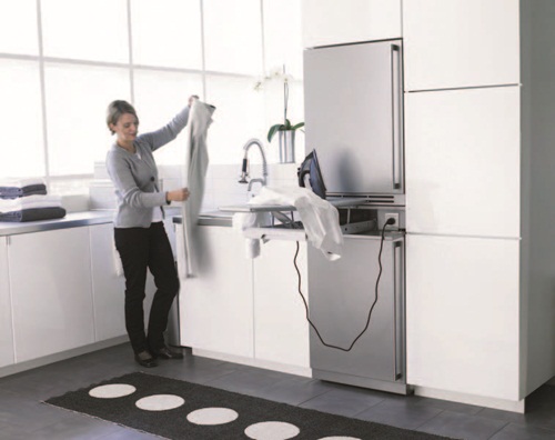 洗衣機通常都會放在陽台，但如果是小坪數居家沒有陽台