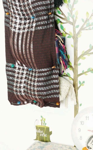 抱枕套要收得乾淨俐落，道具不用多，只需要幾個好看的