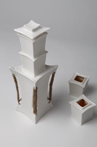 話說，印象中的茶具不都走圓胖路線的嗎！不過，今兒個