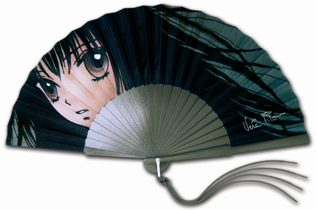 炎炎夏日到來，這時候若有把摺扇在身邊，隨手招風相當