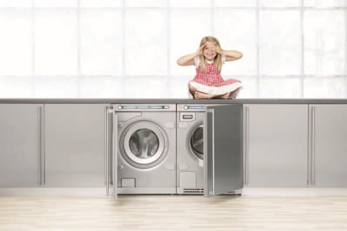 洗衣機通常都會放在陽台，但如果是小坪數居家沒有陽台