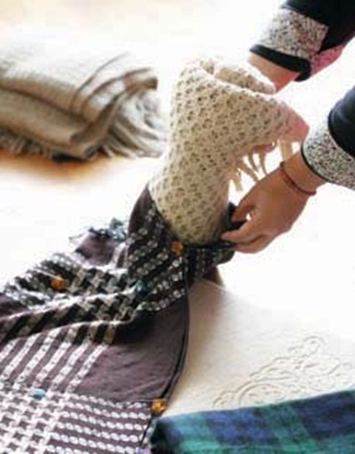 抱枕套要收得乾淨俐落，道具不用多，只需要幾個好看的