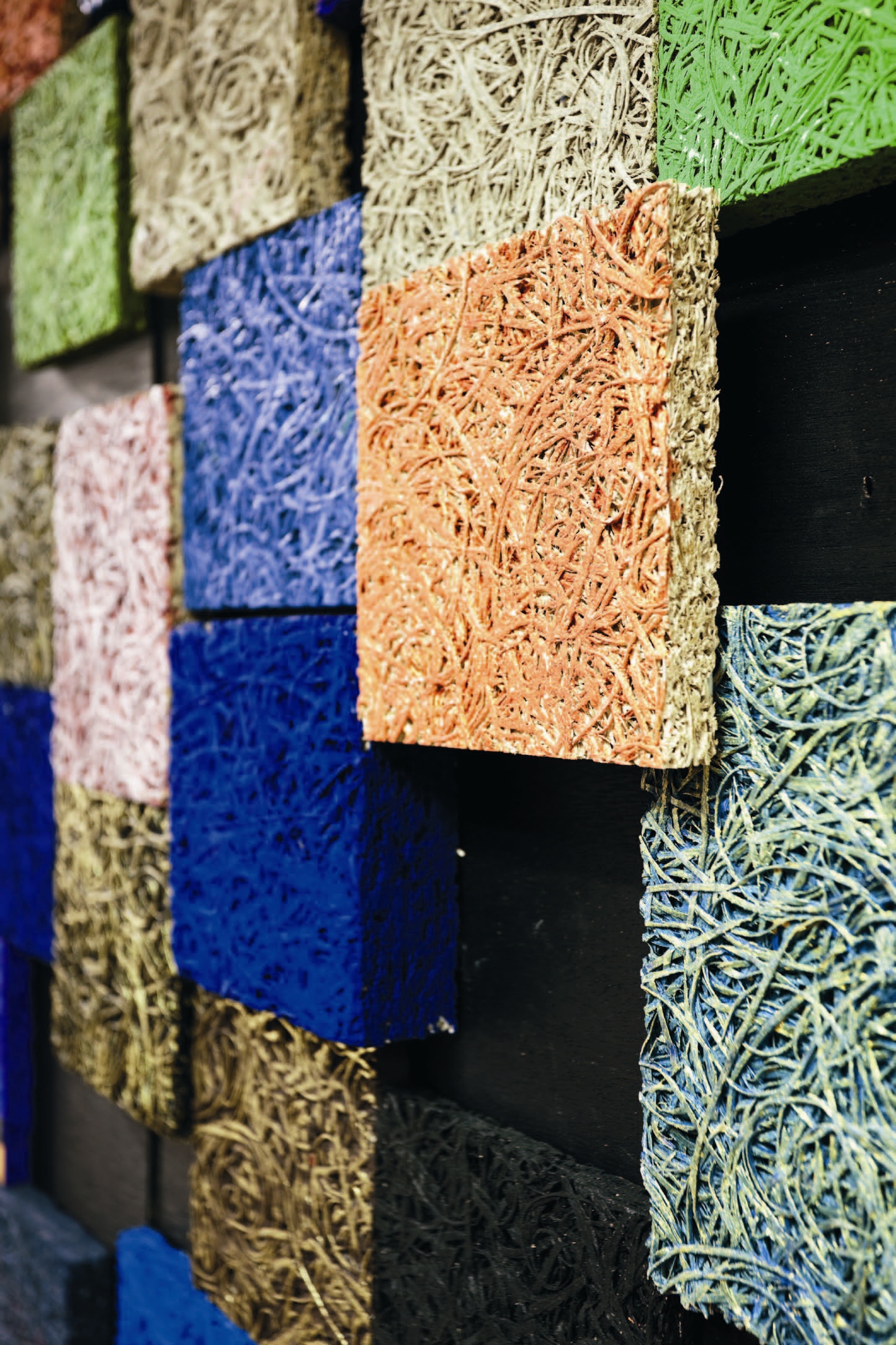 說到吸音,直接聯想就是吸音棉或吸音毯,不如試試這個