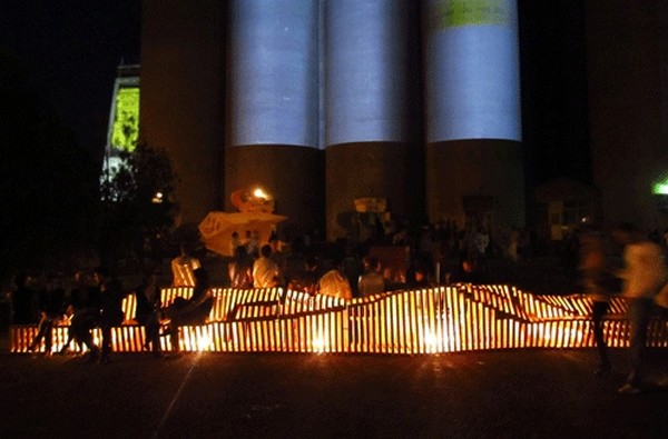 由東歐設計師群“ModelArt Studio” 發起的十公尺長椅