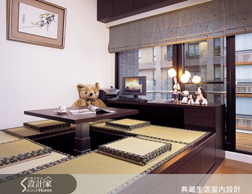 從玄關進入的是公共開放區域，包含客廳及餐廳，此區的