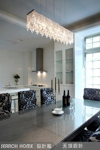 空間的低調來自於沒有過多繁複的裝飾，但仍可藉由高級