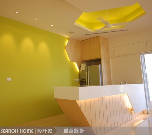 本案在規劃之初，便決定以蜂巢的六角形為主要發想，而