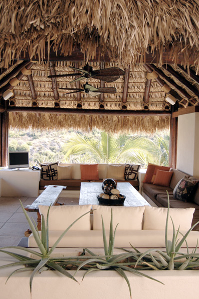 在加拿大成長，因為氣候南移至加州展開全新生活，羅芮