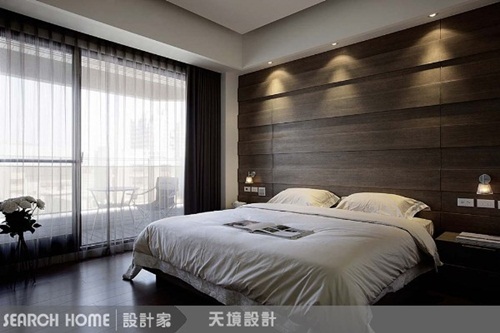 這是屋主位於台中市的渡假屋，設計師以營造休閒感同時