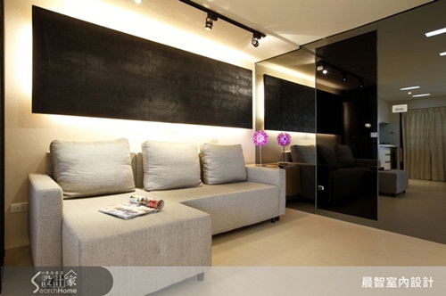 本案屋主希望整體空間以現代時尚為主軸，空間配置上也