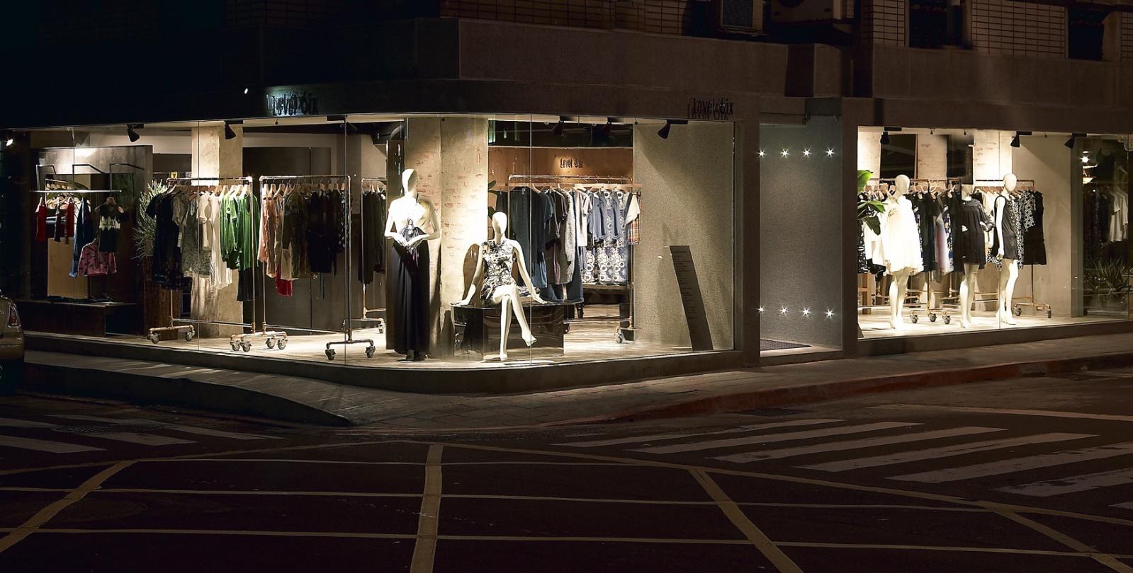 每到聖誕節，漫步巴黎、倫敦、紐約等城市街道，每一個