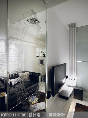博森設計考量到屋主顧忌玄關入口有穿堂煞的禁忌，於此