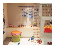 1歲至3歲的小孩需要父母親就近的陪伴，為了安全性考量