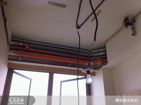 「我真的不曉得為什麼設計師沒有跟我說鋪地板前要先整