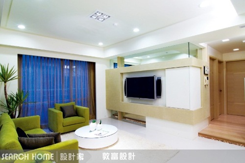 電視牆書櫃客廳設計