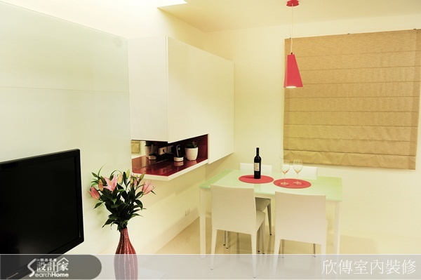 本案裝修前最大的問題是屋齡十分老舊，室內格局配置又