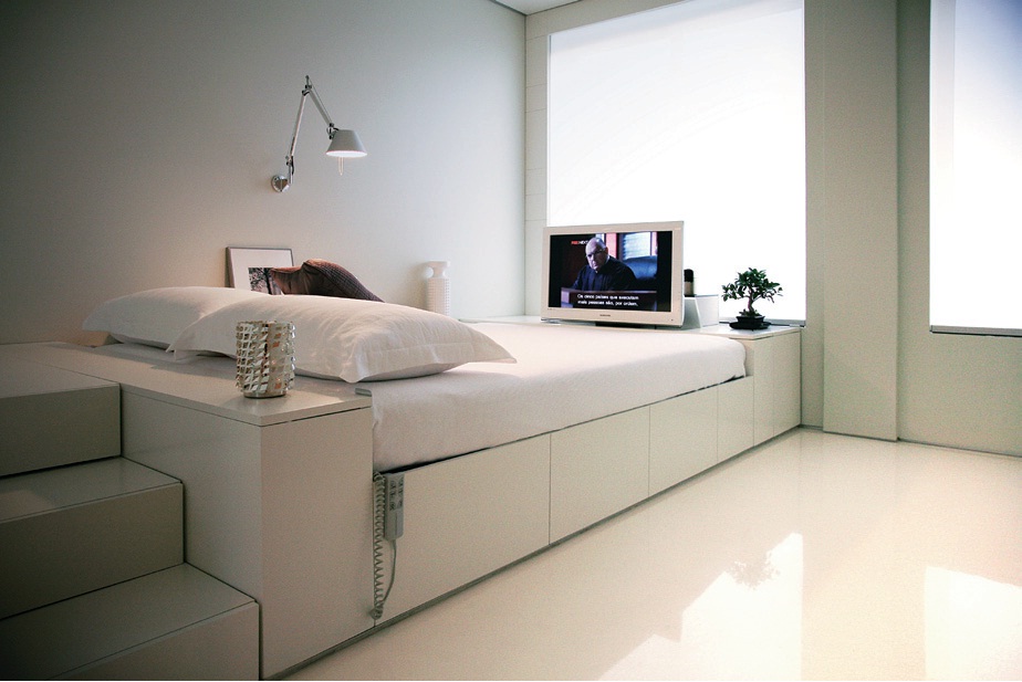 「The Closet House」如果直譯，就是「衣櫃屋」，事實