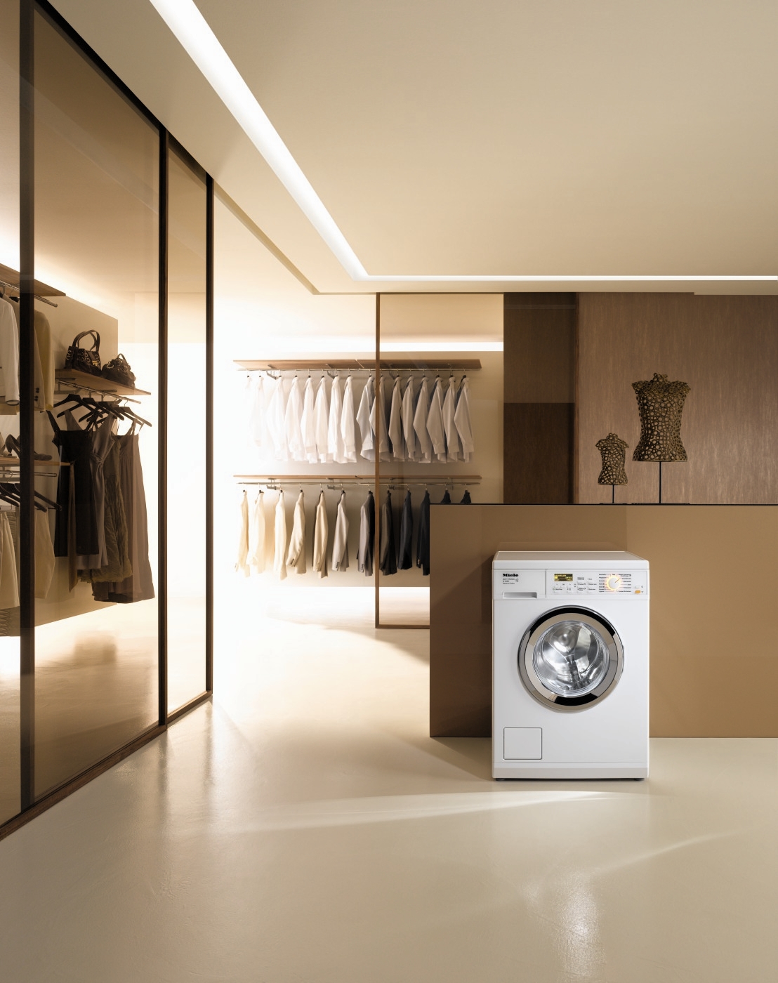 每天下班後回到家，已經累得像條狗，哪還有時間洗衣服