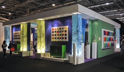 在文建會的文創產業範疇中，包含視覺藝術、音樂與表演