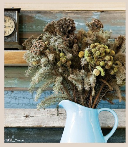 乾燥花是成就日式雜貨風不可缺少的元素，沒有規則，隨