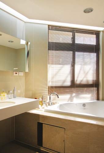 按摩浴缸、浴室