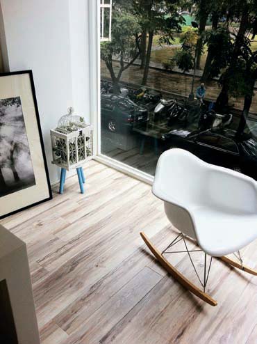 超耐磨地板比一般傳統木地板好在哪哩？
超耐磨地板紋