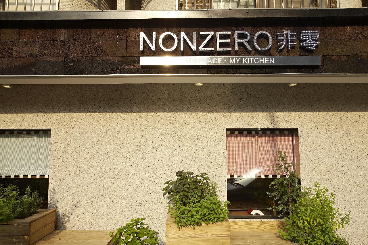 每到聖誕節，漫步巴黎、倫敦、紐約等城市街道，每一個