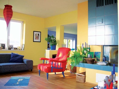 有懶人地板之稱的超耐磨木地板，因表面耐磨、防潮、免