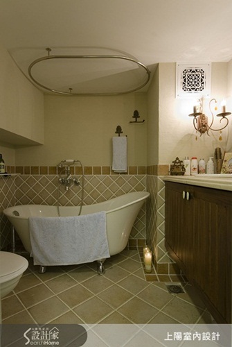 處理小坪數空間，多數人會選擇利用穿透性、反射性材質