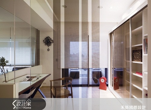 老屋常常因梁柱問題而擠壓到空間，設計師運用「面」的