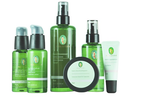 橙花黑醋栗系列配方由手工特調方式，達到肌膚及嗅覺最