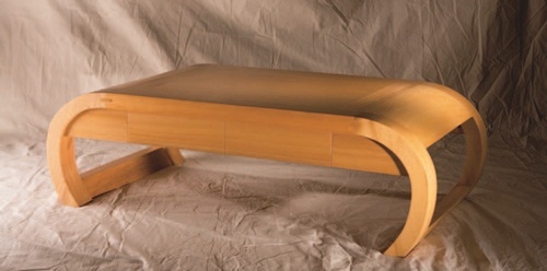 山林希家具店內所有家具都以天然柚木製作而成，而且材