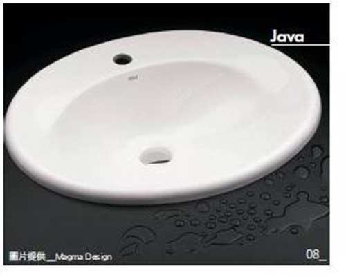 外表溫文儒雅、說起話堅毅有力的西班牙設計師Toni Cla