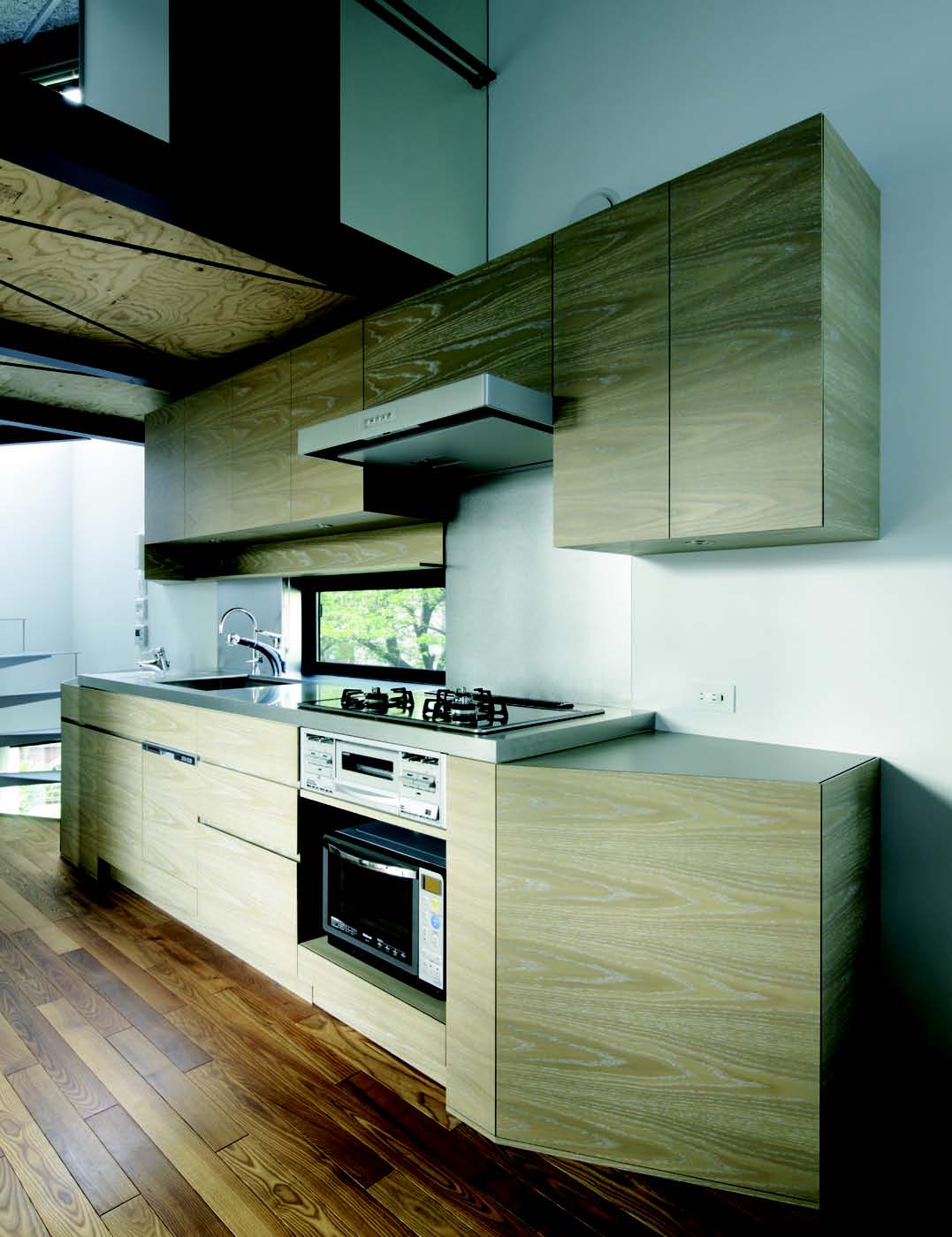 這是建築師三瓶滿真與室內設計師いまむらあんな的家，也是兩