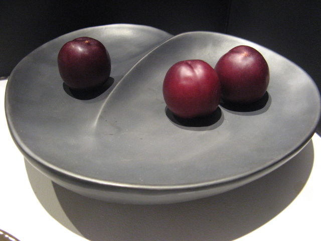 3,co的花器、茶具、餐瓷，傳遞物之本性，以無釉料呈現