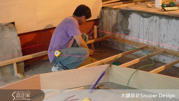 「我真的不曉得為什麼設計師沒有跟我說鋪地板前要先整