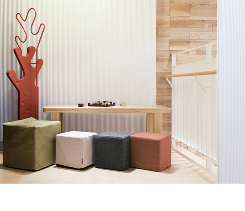 待過廣告公司、做過品牌行銷、也自己開過販售家具用品