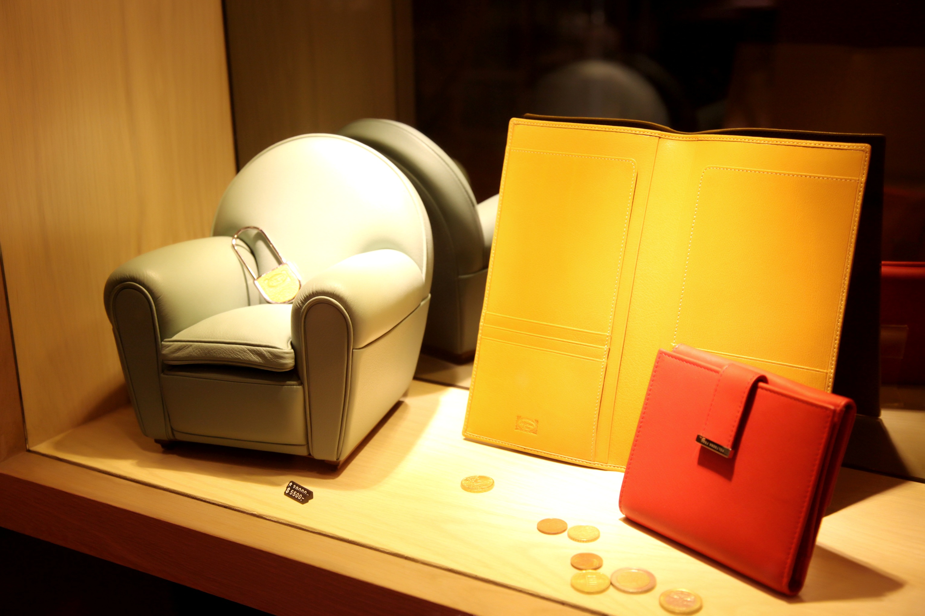 『沙發不僅是一張椅子，而可以是被視為生活的中心』一