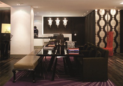 JIA在中文裡是「家」的意思,JIA Shanghai以在香港大