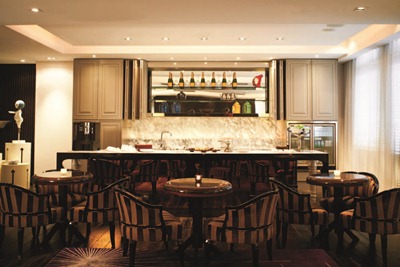 JIA在中文裡是「家」的意思,JIA Shanghai以在香港大