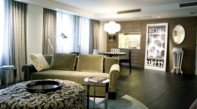 JIA在中文裡是「家」的意思，JIA Shanghai以在香港大