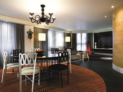 JIA在中文裡是「家」的意思,JIA Shanghai以在香港大