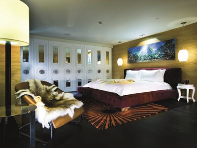 JIA在中文裡是「家」的意思，JIA Shanghai以在香港大