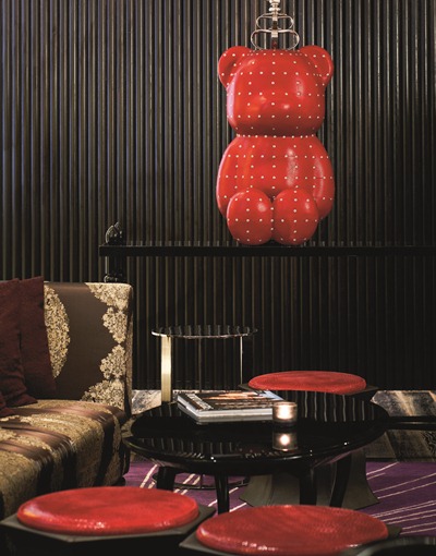 JIA在中文裡是「家」的意思,JIA Shanghai以在香港大