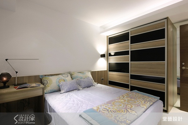 關於木材質家具的清潔與打掃,謝設計師說到:「實木材