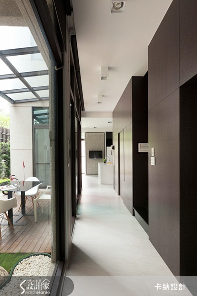 現代居家中，想要擁有一座綠意盎然的小庭院，何其困難